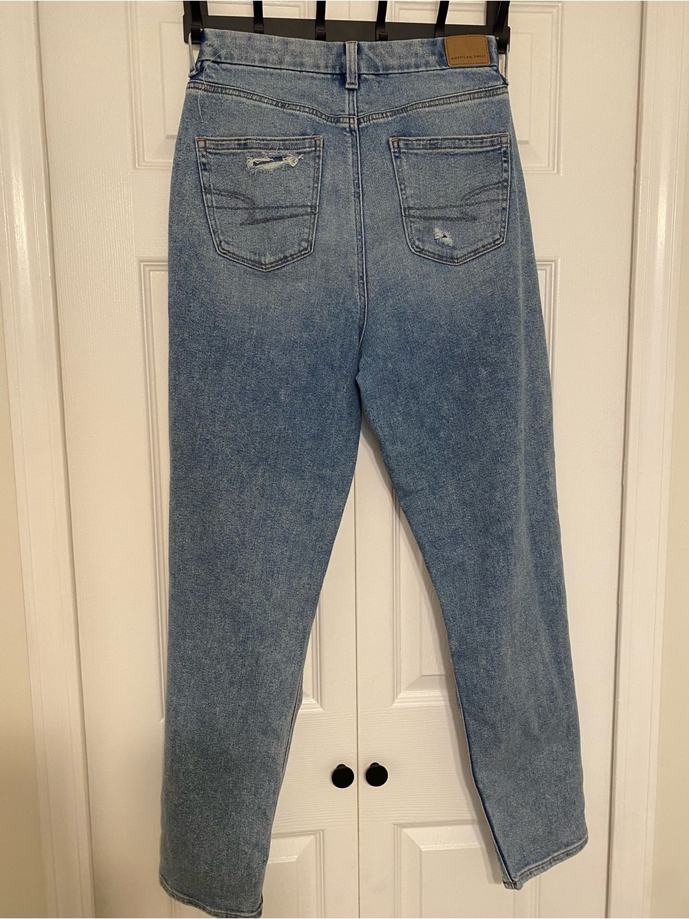 American Eagle Distressed Mom Jeans - Picture 3 of 5